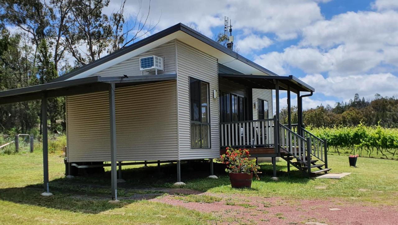 Just Red Wines Cabins Ballandean Bagian luar foto